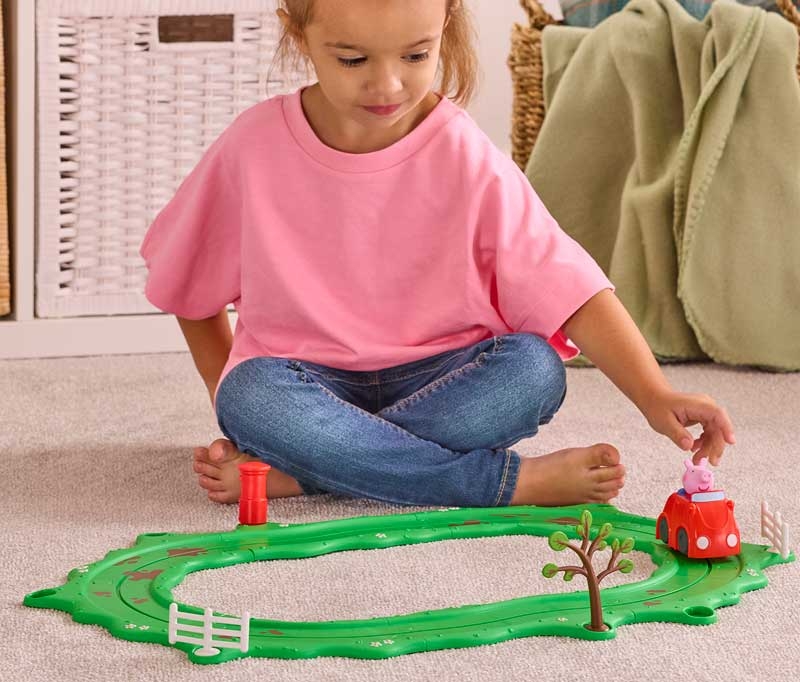 PEPPA PIG WHIZZ AROUND PEPPAS LITTLE RED CAR SET