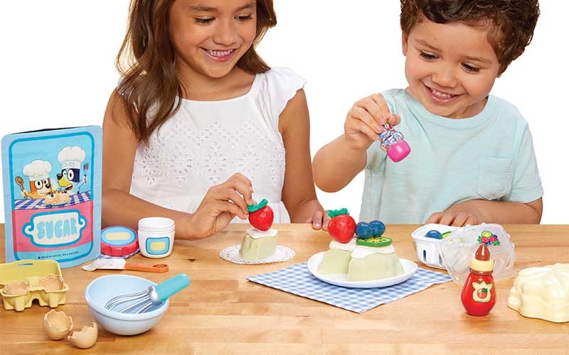 CREATIVE CHEFS BLUEY - PAVLOVA CAKE KIT