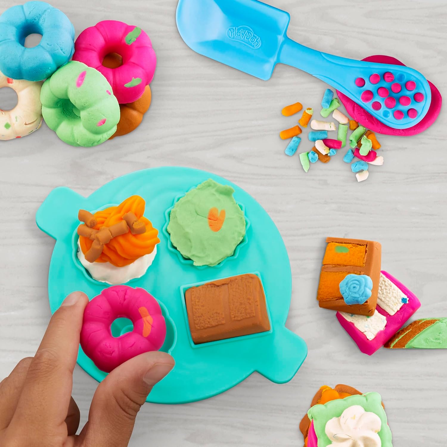 Play-Doh Kitchen Creations Magical Mixer Playset, Crafts for Kids, Toy Mixer with Play Kitchen Accessories, Arts and Crafts for Toddlers