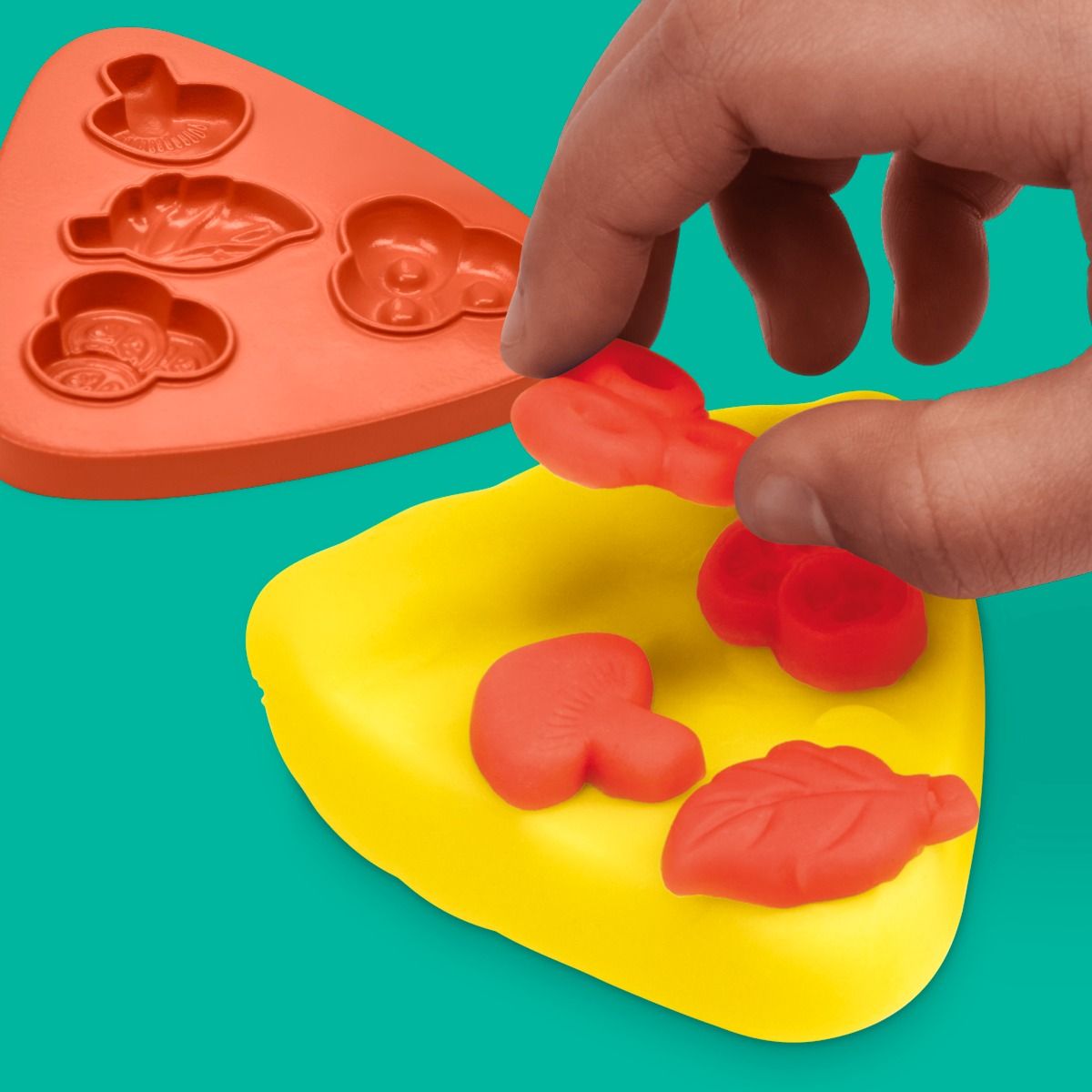 PLAY DOH TREATS TO GO ASSORTED