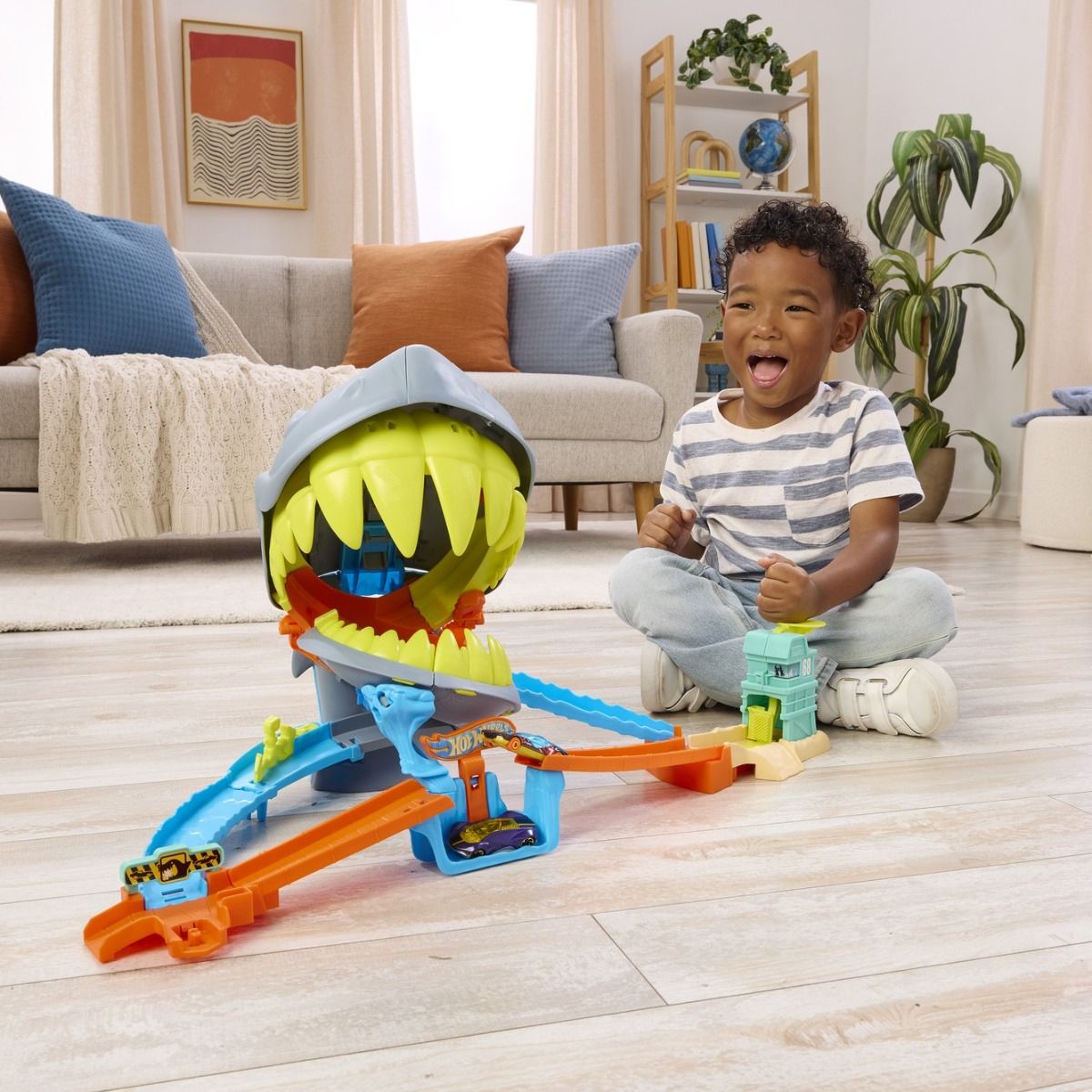 Hot Wheels City Shark Beach Playset