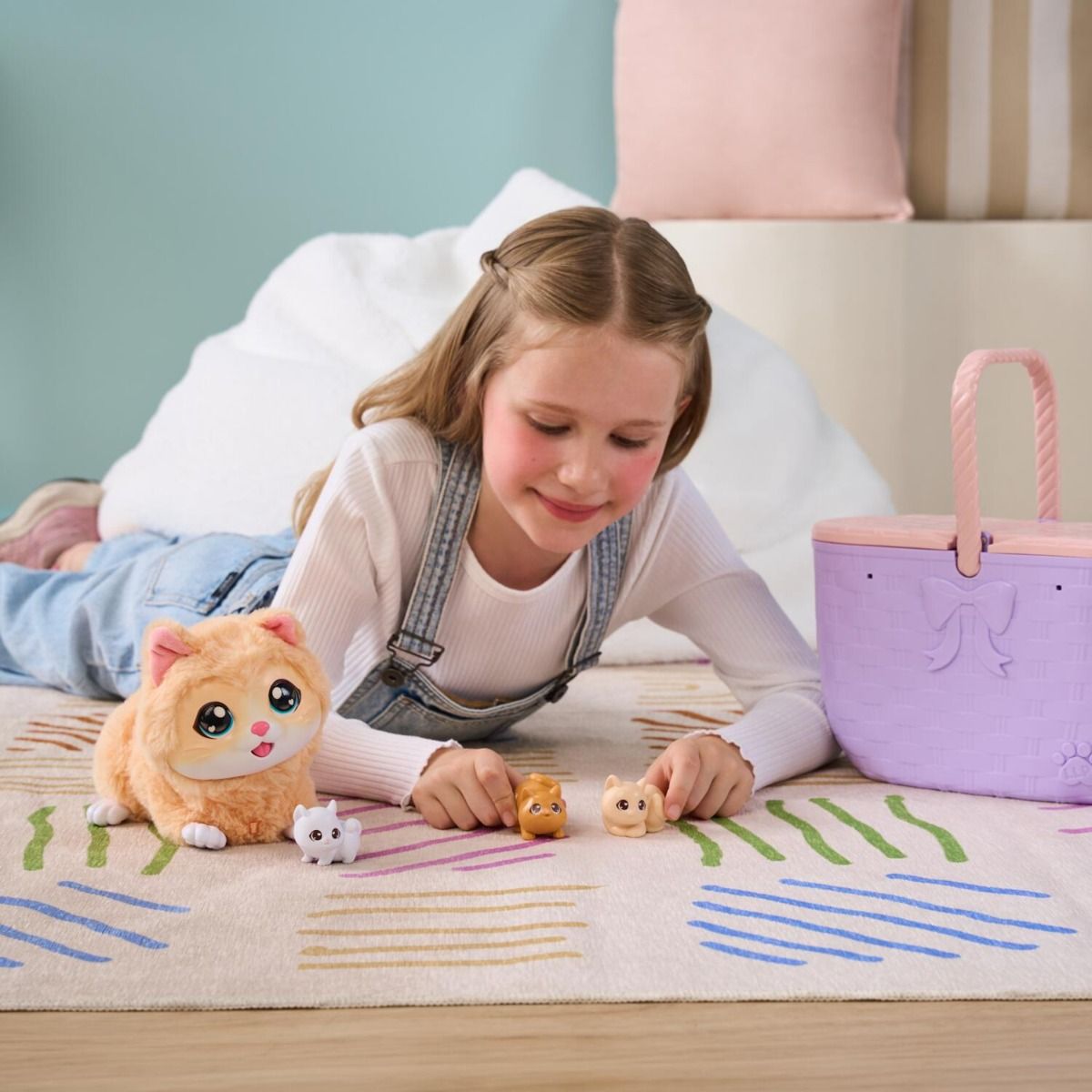 Little Live Pets Mama Surprise Kitty Playset - Interactive Cuddly Mama Kitten with 3 Adorable Babies for Imaginative Play