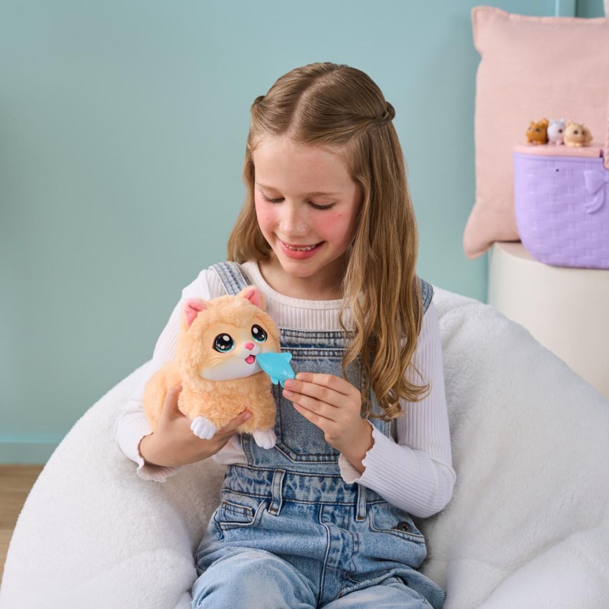Little Live Pets Mama Surprise Kitty Playset - Interactive Cuddly Mama Kitten with 3 Adorable Babies for Imaginative Play