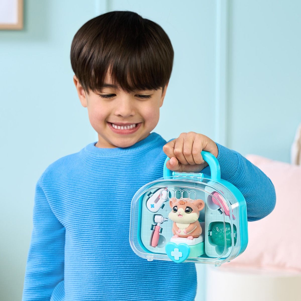Little Live Pets Ouchies Vet Kit - Coco the Hamster, Interactive Toy, Light Up Cheeks,16.7cm Vet Playset & Accessories, Diagnose & Heal Like a Real Vet, 20+ Sounds, Lights & Reactions, Repeat Play
