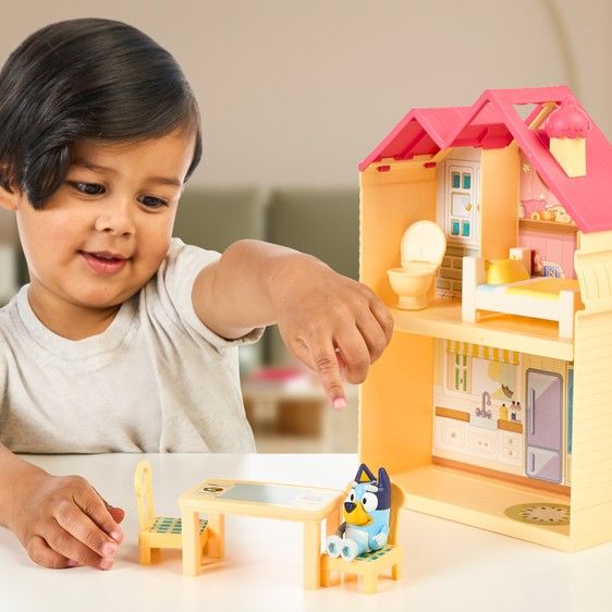 Bluey Mini Bluey Home Playset – Portable House with Bluey Figure