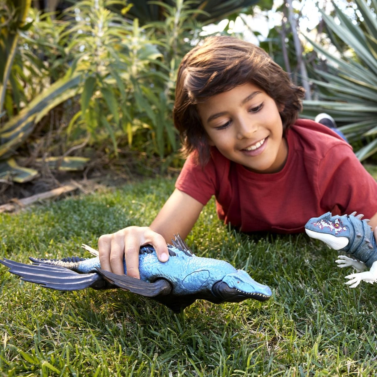 Jurassic World Gigantic Thrashers Liopleurodon – Chomping & Paddling Action Figure