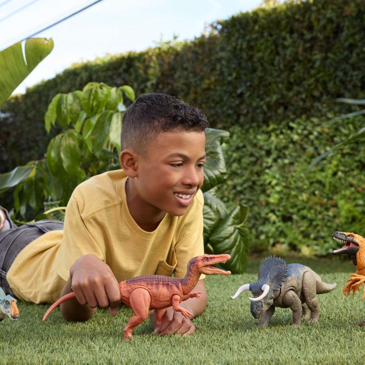 Jurassic World Saga Wild Roar Dinosaur Action Figure Assorted – 12-Inch Dinosaur with Roaring Sounds & Attack Action